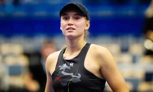 Елена Рыбакина испытала проблемы на старте турнира в Штутгарте