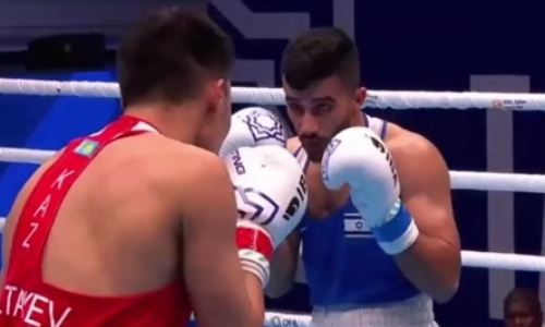 Видео боя казахстанского боксера с непобежденным нокаутером из профи на ЧМ-2023