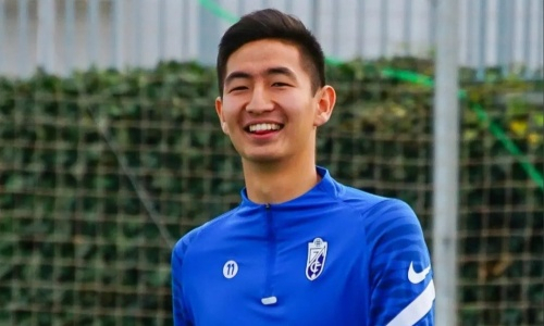 Поигравший в Испании казахстанский футболист получил тяжелую травму