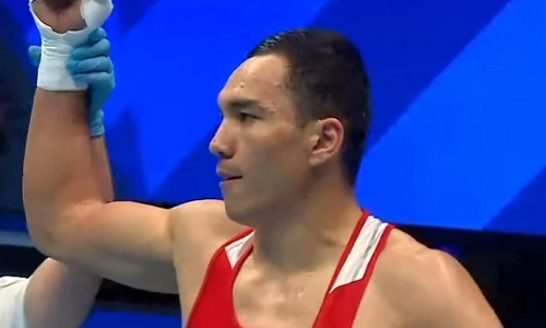 Видео полного боя казахстанца с многократным чемпионом на ЧМ-2023 по боксу