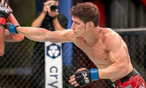 Судейское решение выявило победителя боя топового файтера казахстанского менеджера на UFC 288. Видео