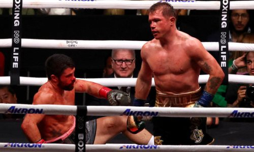 Соперник «Канело» удивил причиной поражения в кровавом бою за «абсолют»