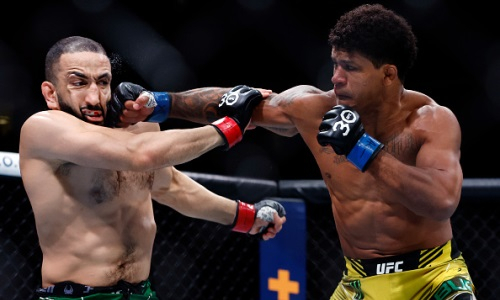 «Забирай титул!». Сбежавшему от Шавката Рахмонова бойцу «отдали» пояс