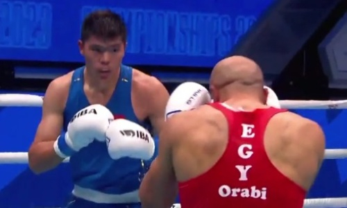 Казахский боксер оформил второй нокаут подряд на чемпионате мира в Ташкенте. Видео