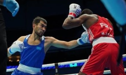 Видео полного боя с двумя нокдаунами капитана сборной Казахстана за медаль ЧМ-2023 по боксу