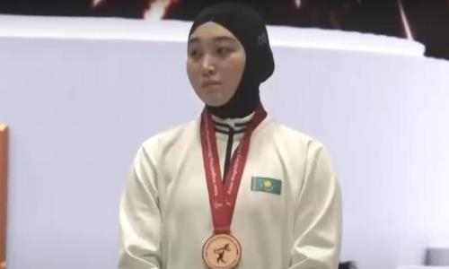 Казахстанские тяжелоатлеты продолжают борьбу за медали на ЧА-2023