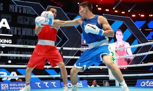 «Я достиг вершины». Боксер из Узбекистана оценил победу в реванше над казахстанцем в финале ЧМ-2023