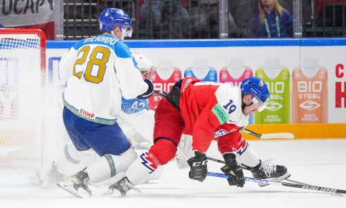 Разгромом закончился второй матч Казахстана на ЧМ-2023 по хоккею. Видео