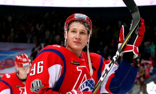 Воспитанник казахстанского хоккея официально сменил клуб в КХЛ
