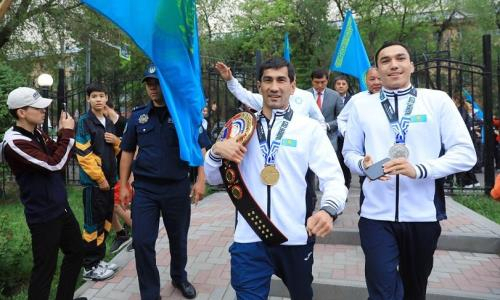 Призерам чемпионата мира по боксу подарили квартиры в Казахстане