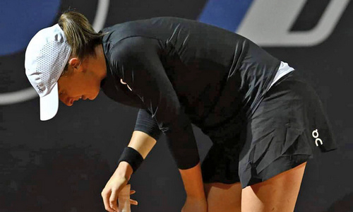 Названа официальная причина отказа первой ракетки мира от продолжения матча с Еленой Рыбакиной