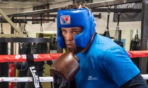 Казахстанский боксер из Golden Boy продолжает тренировки в США