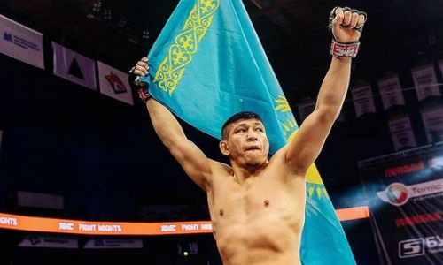 Куат Хамитов уверенно выиграл бой на историческом турнире MMA