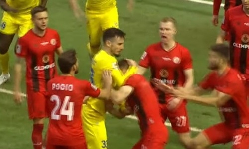 «Что-то из ММА». «Астана» и «Кызылжар» устроили потасовку в концовке матча КПЛ. Видео