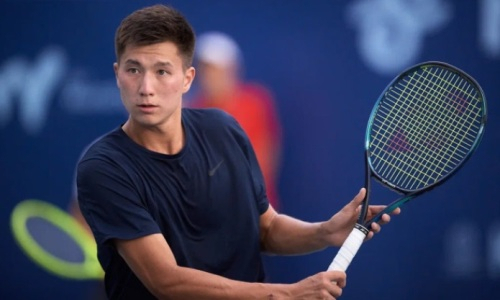 Разгромной сенсацией завершился матч казахстанского теннисиста на турнире в Лионе