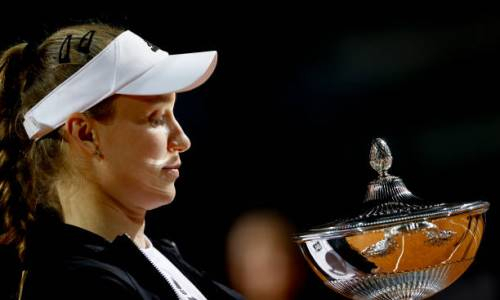 «Отсутствие уважения и профессионализма». Награждение Рыбакиной в Риме обернулось позором. Видео