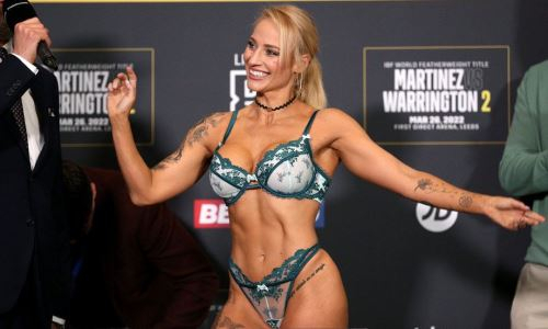Самая сексуальная боксерша пообещала полностью оголить свою грудь при одном условии