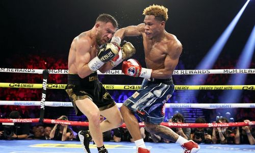 «Бокс не заслуживает таких людей». Ломаченко призвали завершить карьеру