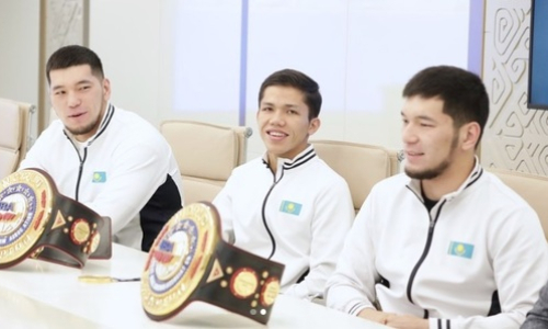 Чемпионам мира по боксу сделали роскошные подарки в Астане