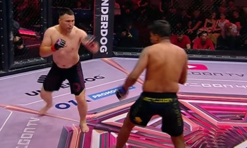 Нокаут решил исход боя первого казаха в истории UFC. Видео