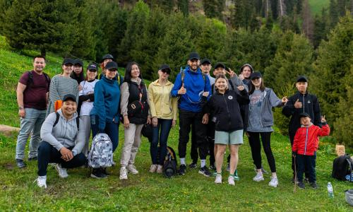 Пикник с чемпионом и мастер-класс по нунчакам: как прошли выходные у алматинцев