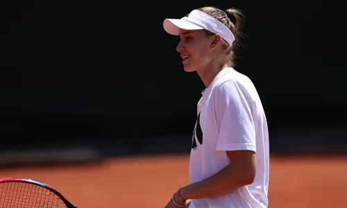 «Трудно представить». Елена Рыбакина узнала шансы выиграть второй матч на «Ролан Гаррос»-2023