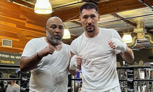 «Выглядит резко». Непобежденный казахстанский чемпион WBO привлек внимание тренера Алимханулы