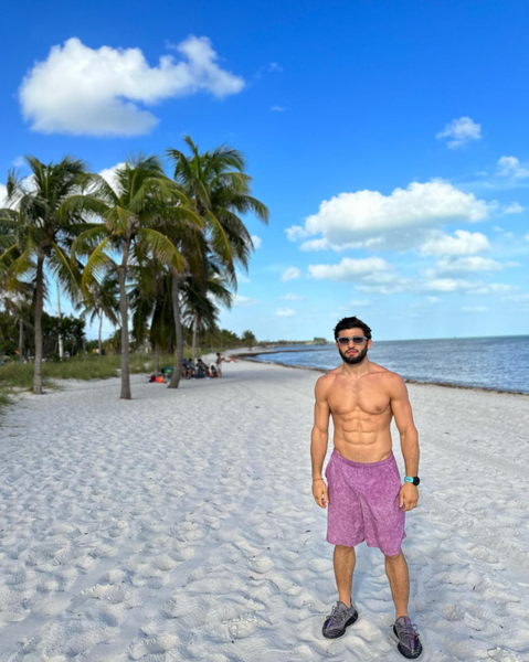 Обидчик казахского бойца UFC показал фото актуальной формы