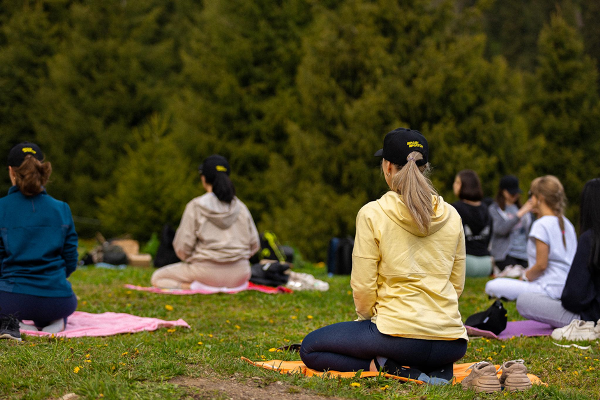 Пикник с чемпионом и мастер-класс по нунчакам: как прошли выходные у алматинцев