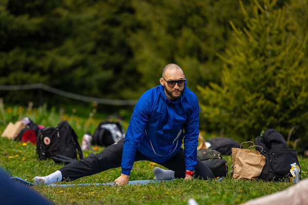 Пикник с чемпионом и мастер-класс по нунчакам: как прошли выходные у алматинцев