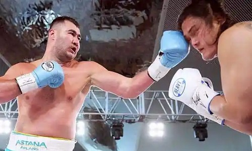 Спарринг-партнер Усика из Казахстана объявил сроки следующего боя