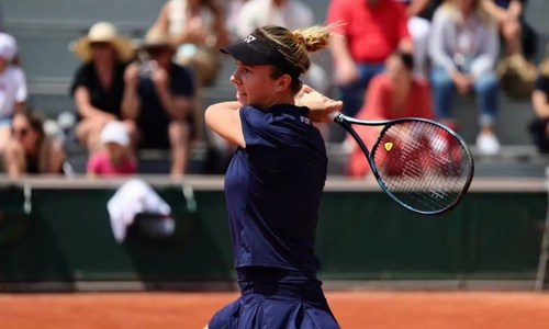 «Исключительный талант». «Ролан Гаррос» предупредил Елену Рыбакину об опасности 18-летней соперницы