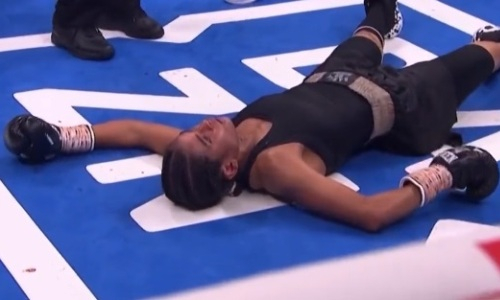 Непобежденную чемпионку отправили в тяжелый нокаут. Видео