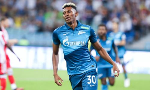 Одноклубник Нуралы Алипа женился на красавице. Фото