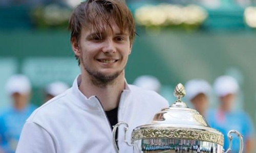 «Наконец-то наш матершинник выстрелил». Что думают казахстанцы про историческую победу в теннисе