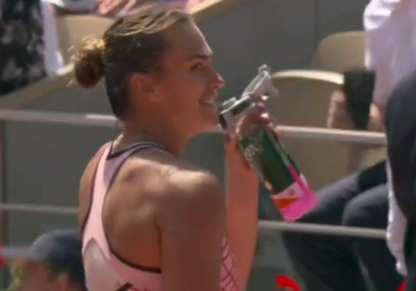 Принципиальная соперница Рыбакиной не сдержала смех из-за свиста трибун в адрес украинки. Фото