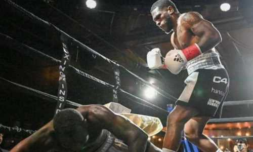 Непобежденный боксер нокаутом во втором раунде отправил соперника на пенсию. Видео