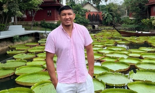 «Не судите строго». Куат Хамитов показал фото с отдыха