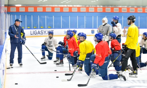 «Снежные Барсы» провели первую тренировку на льду перед сезоном МХЛ. Видео
