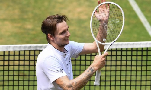 «Бублик повесил бублик». Лучший теннисист Казахстана продлил победную серию