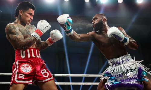 Обидчик двух боксеров из Казахстана нокаутом выиграл бой за титул чемпиона мира