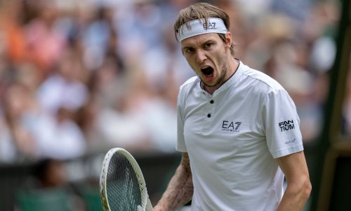 Топы Казахстана и России выдали невероятный матч с камбэком на Уимблдоне-2023