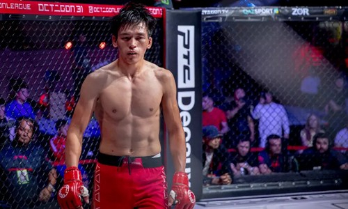 Дебютант UFC из Казахстана назвал самый сложный бой в своей карьере