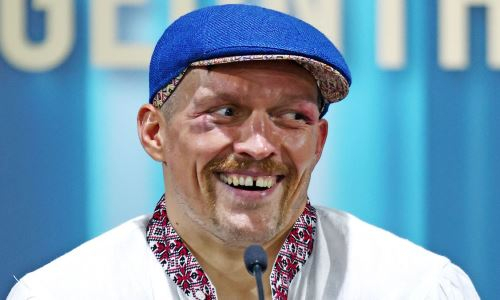 Александр Усик зачитал рэп на битве взглядов перед боем за титулы чемпиона мира. Видео