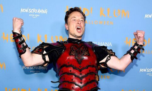 Илон Маск выбрал любопытный способ подготовки к бою с Марком Цукербергом