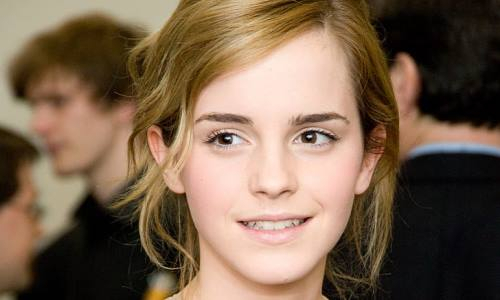 Звезда «Гарри Поттера» появилась в стильном кружевном платье на Уимблдоне. Фото