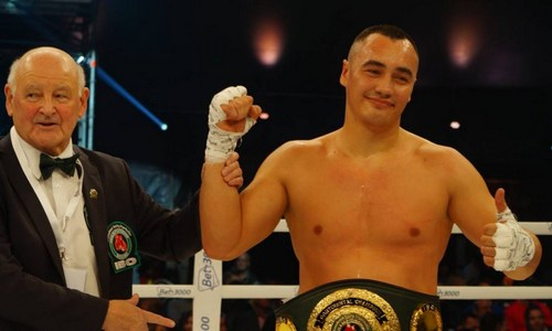 «Я могу побить лучших». Казахстанский супертяж сделал заявление перед большим дебютом в США