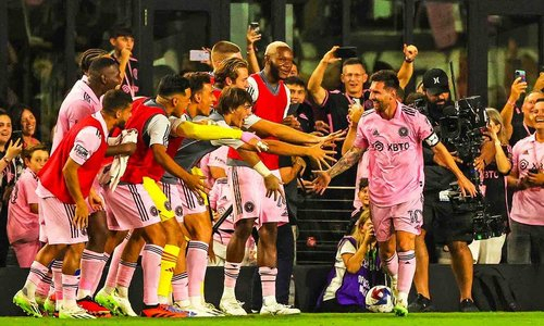 «Подержи моё пиво». Лионель Месси потроллил Дэвида Бекхэма после гола за «Интер Майами». Видео