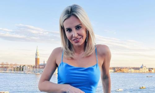 «Глазами мужа». Жена Валерия Карпина выставила напоказ стройную фигуру в бикини. Фото