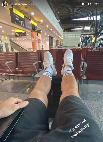 Хоккеист сборной Казахстана отправился в Москву и раскрыл причину